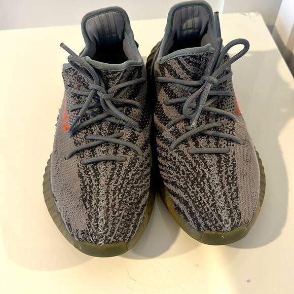 Yeezy Boost 350 V2 Low Beluga 2.0 Sz 10 used with tears Nike - Picture 1 of 6